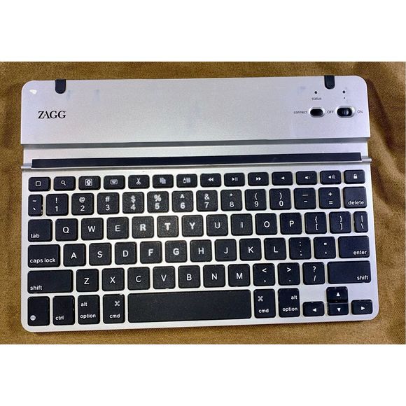 ZAGG YW2-LEACSIPAD Bluetooth Keyboard Ipad2 compatable - Picture 1 of 6
